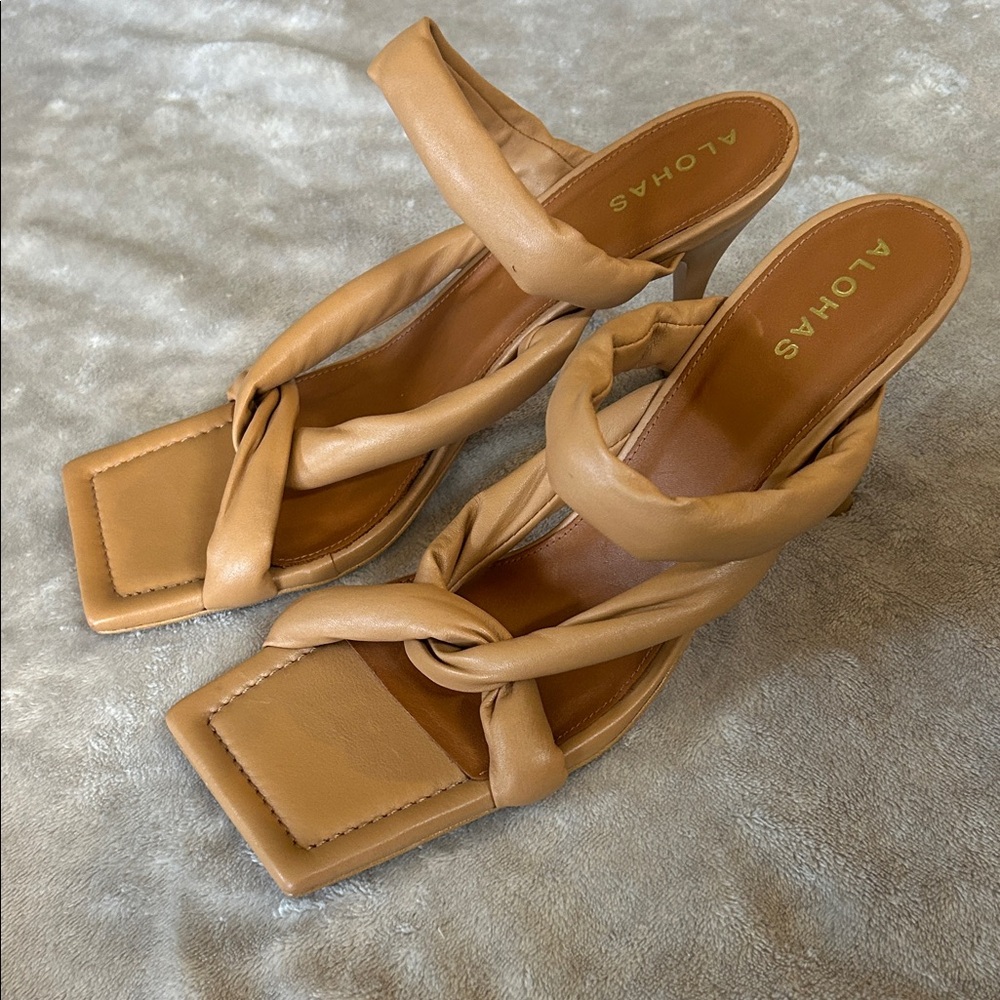 ALOHAS amaretto Camel Twist Heels